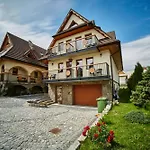 Goscinne Stoch *
